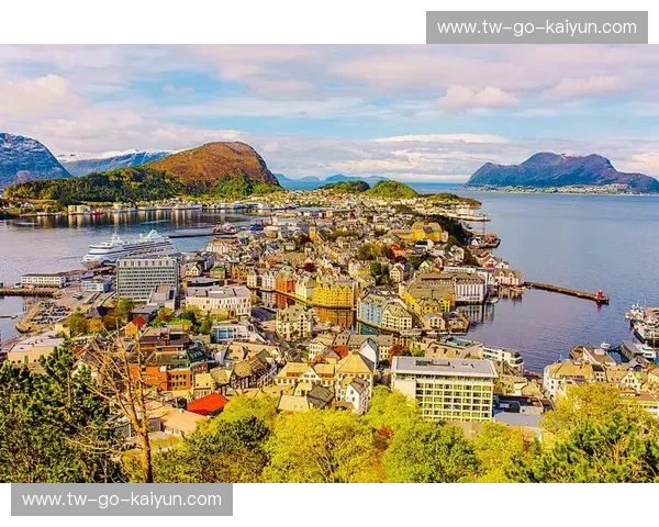 斯特罗vs奥勒松：挪威峡湾的绝美邂逅，一场关于自然与人文的盛宴